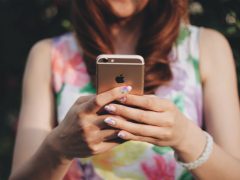 女性からLINEをしすぎると価値が下がる！？